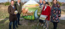 Onthulling Reuze Tulpenbol in de Zanderij